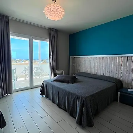 Tabu Hotell 3*